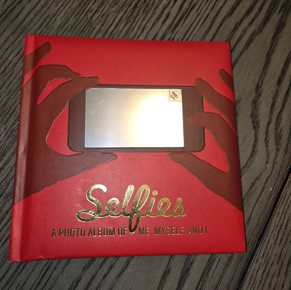 Red Selfies Photo Album - Picture 1 of 3
